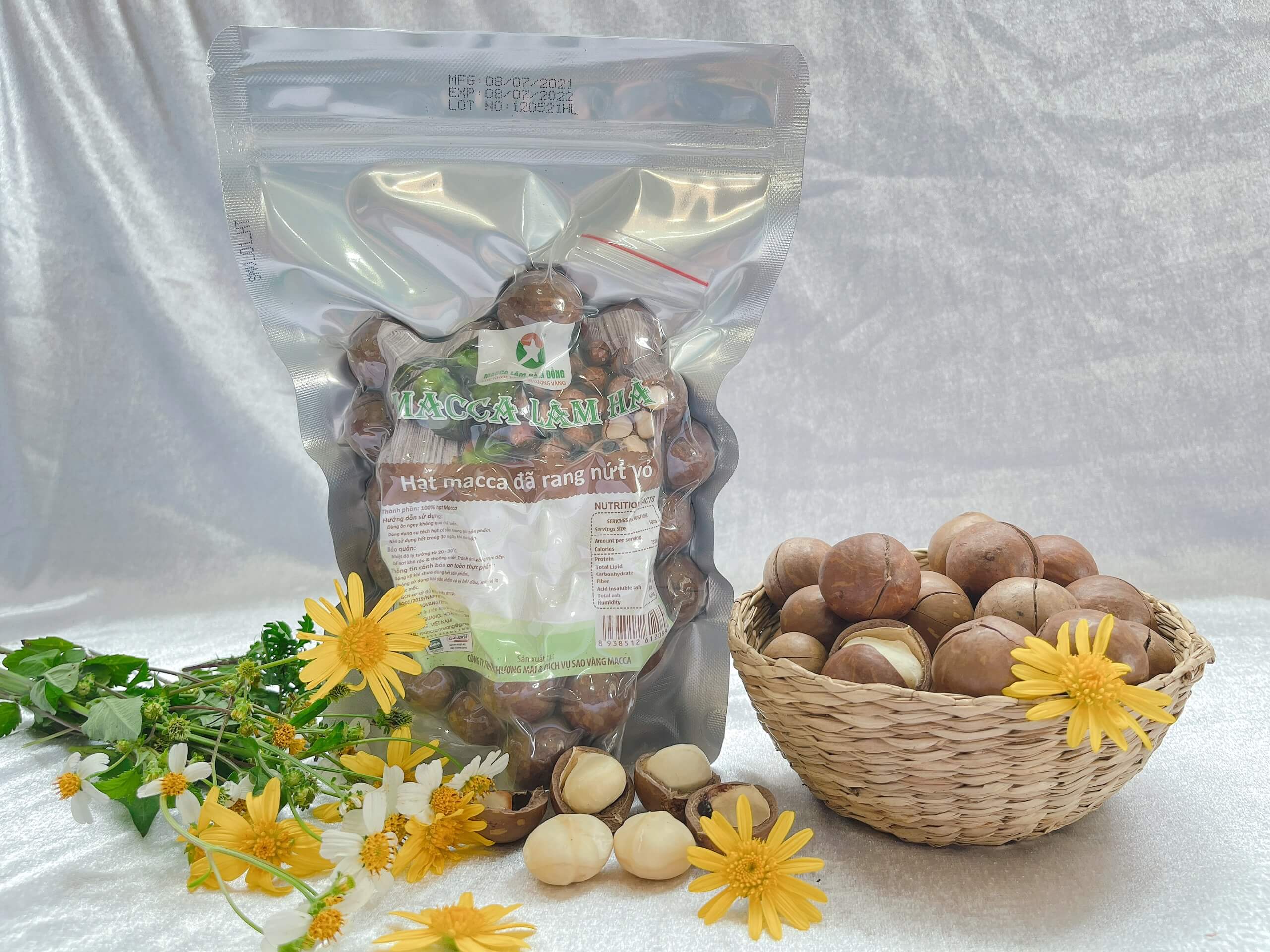 Choosing macadamia nuts by product packaging