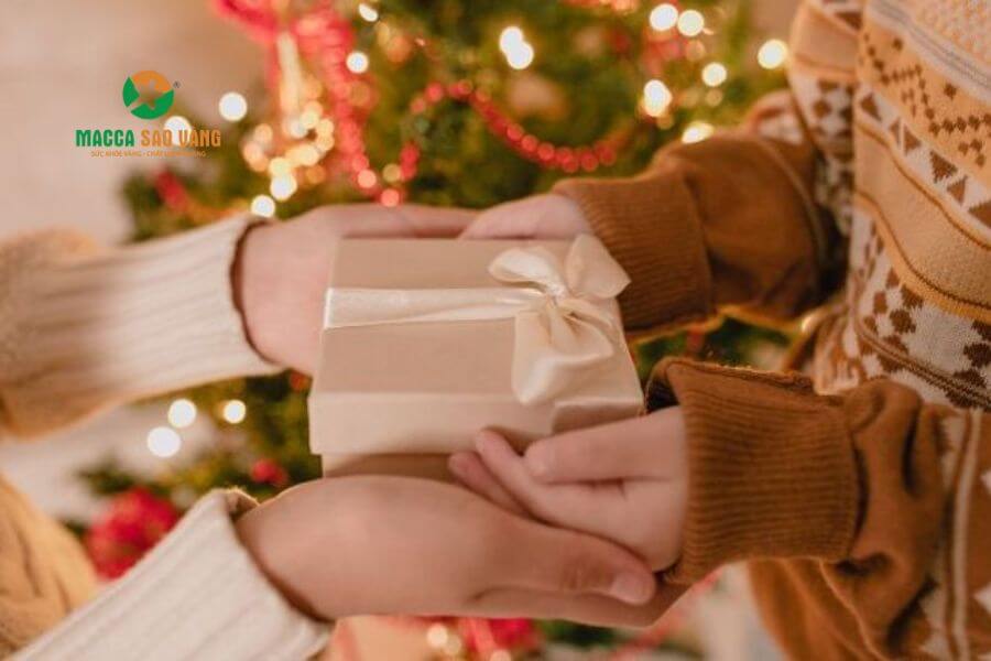 Hình 2. Món quà mang lại lợi ích thực tế